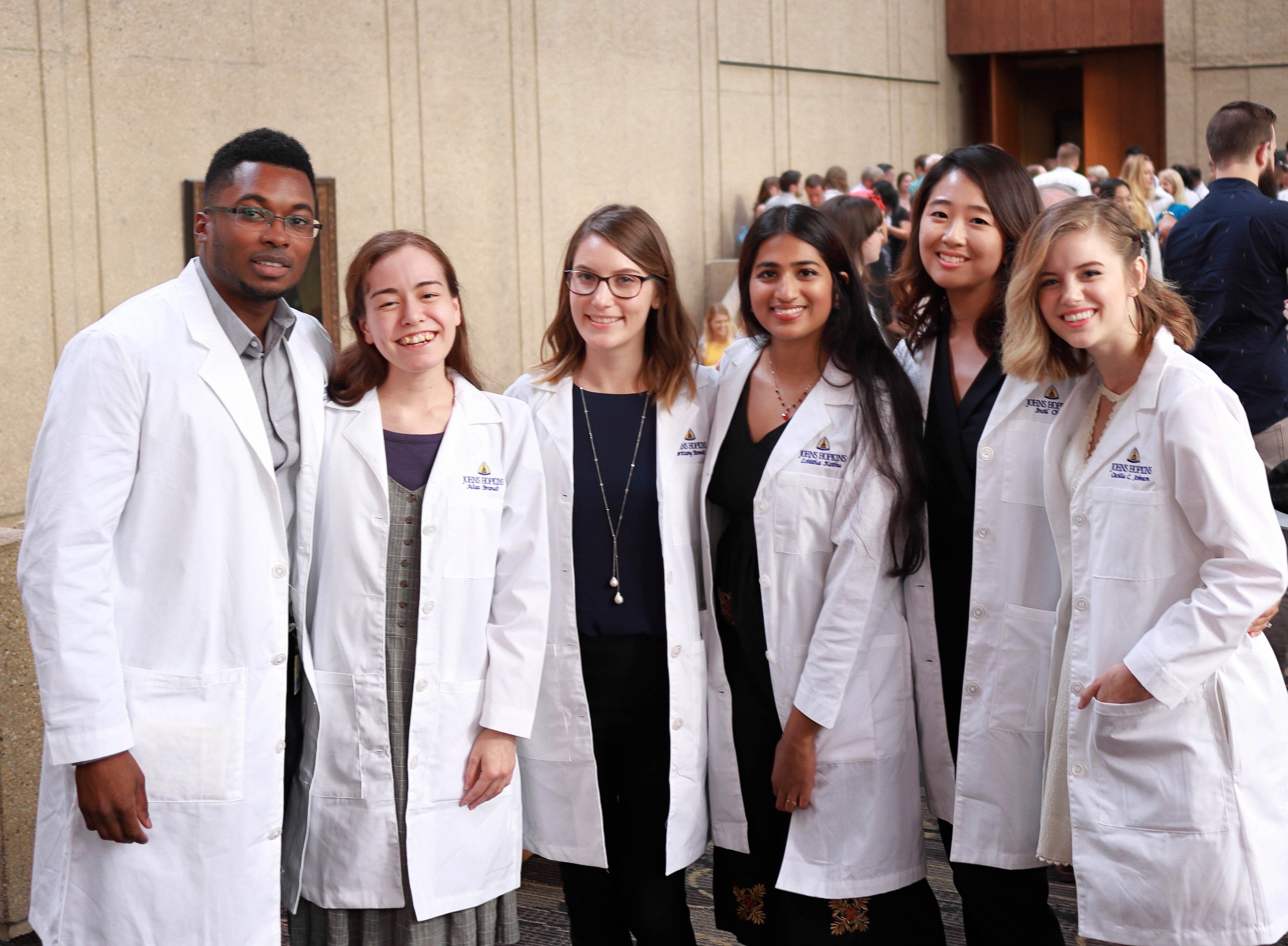 Medical Illustration Students Participate in Coating Ceremony 2018