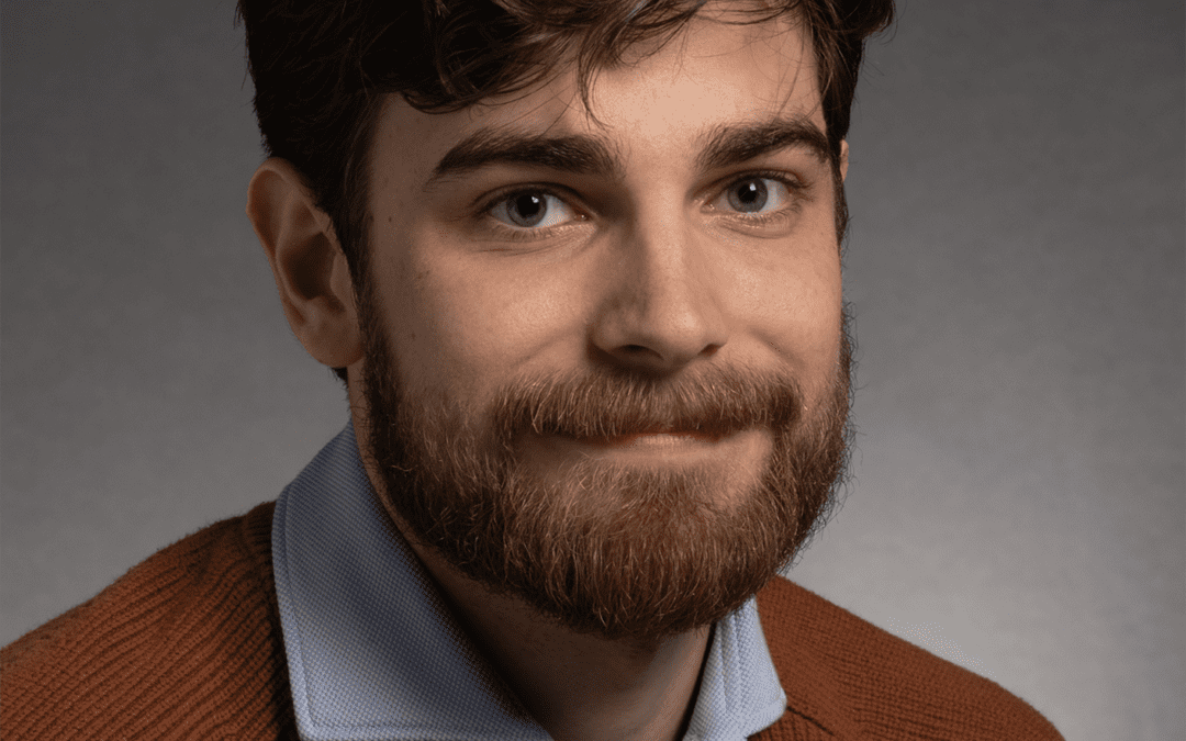 Nicholas Kilner-Pontone receives the 2023 Dieter Scholarship